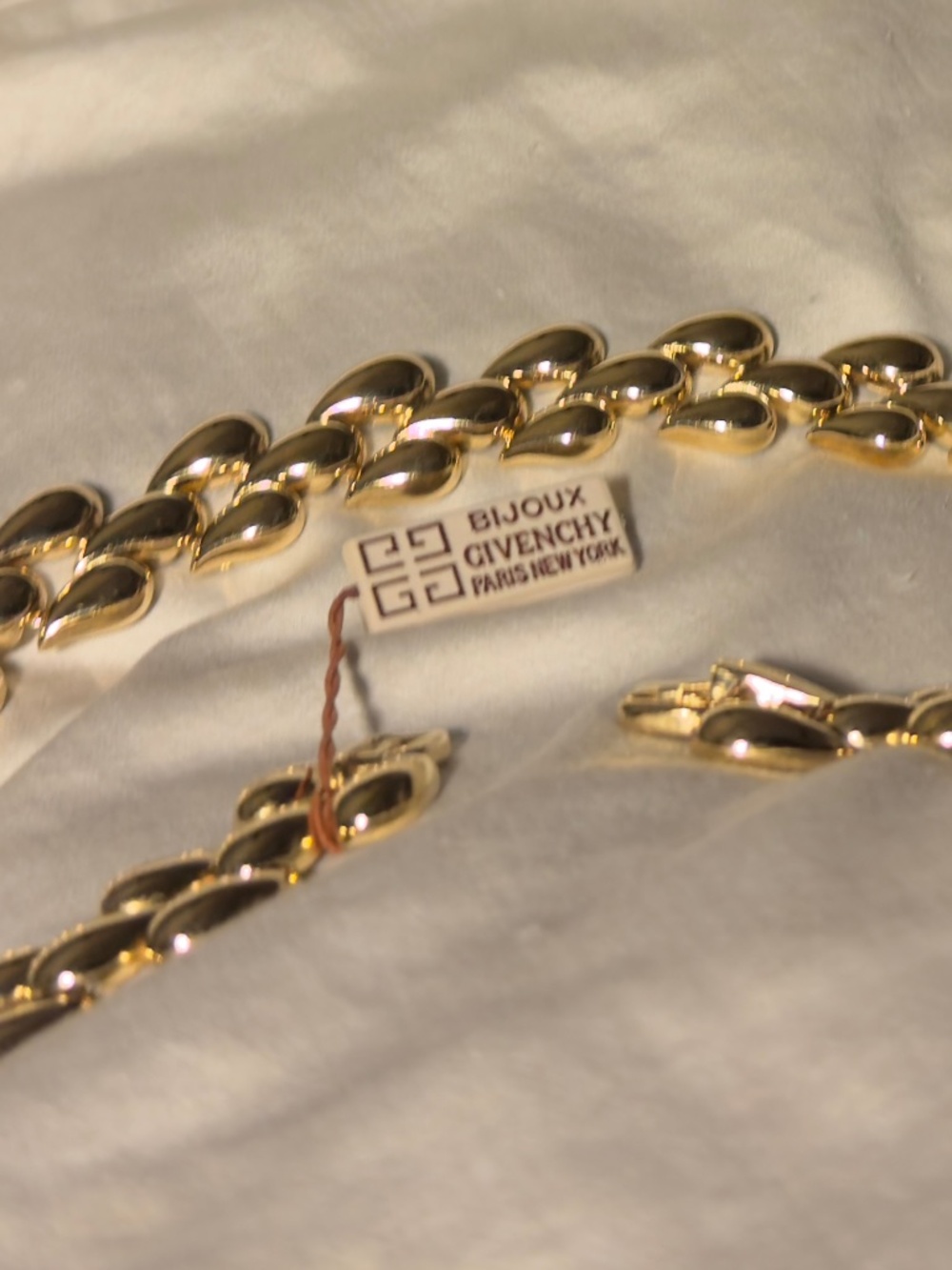 Vintage Givenchy 17” 18K gold plated Teardrop Necklace 113.4 grams MAKE AN OFFER